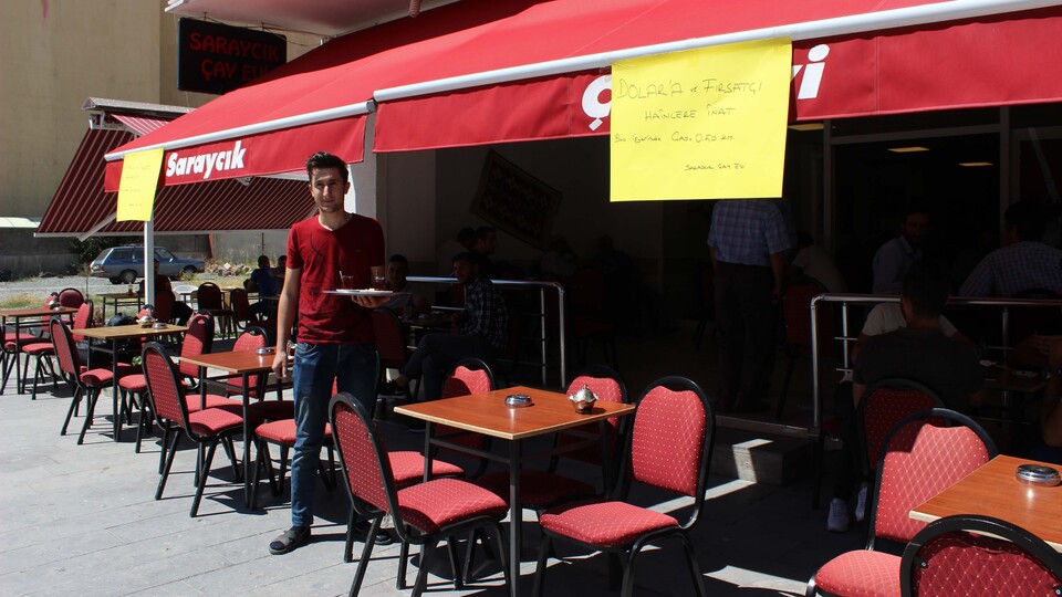 100 dolar bozdurana akşama kadar çay ücretsiz