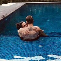 "Gördüğün yerde sarıl bana"