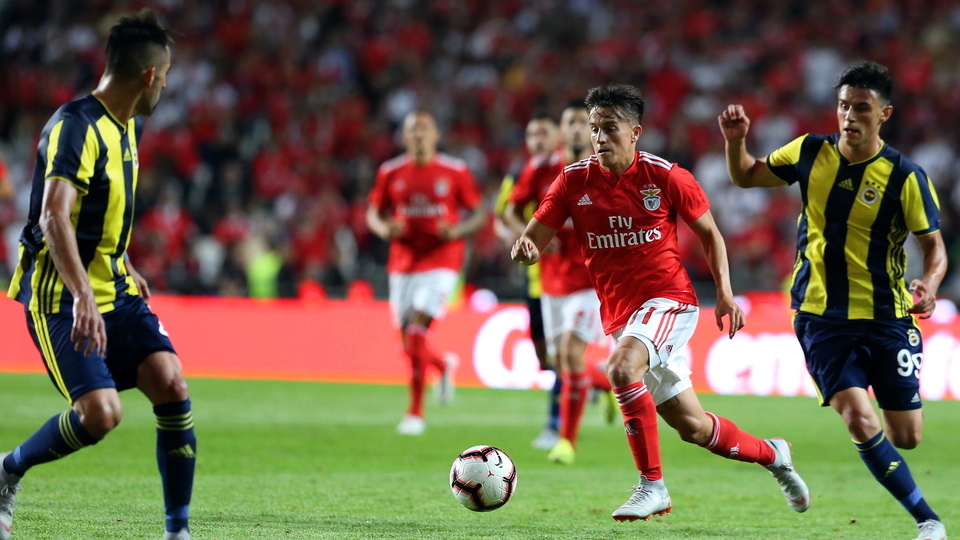 Fenerbahçe 20 yıl sonra ilk peşinde