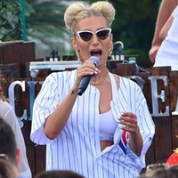 İrem Derici'nin ezan hassasiyeti