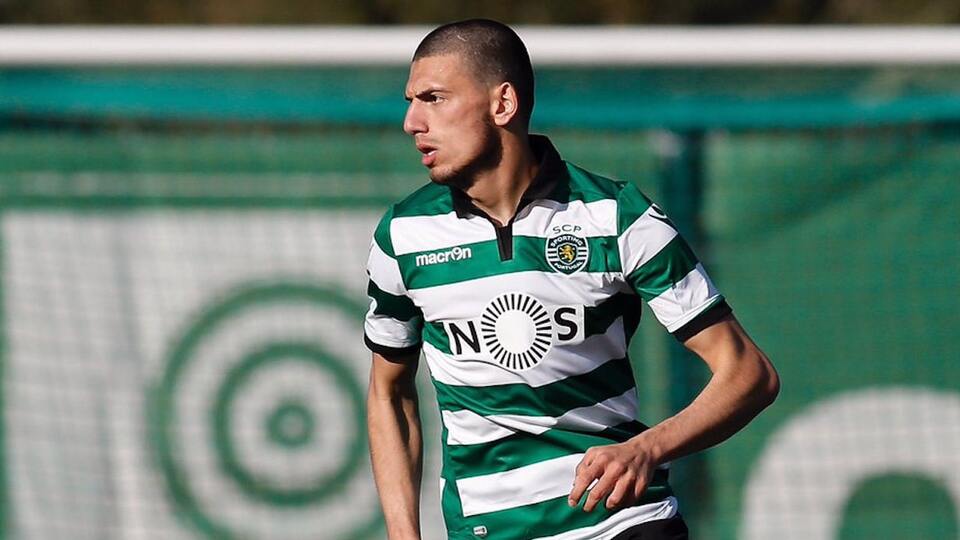 Merih Demiral kimdir?