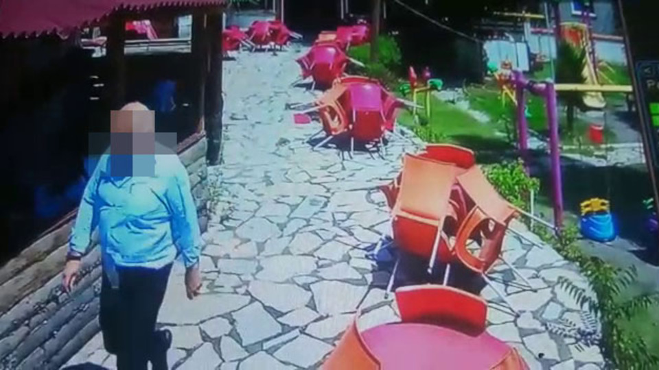 'Tatlı dil reçetesi' yazarken yakalandı