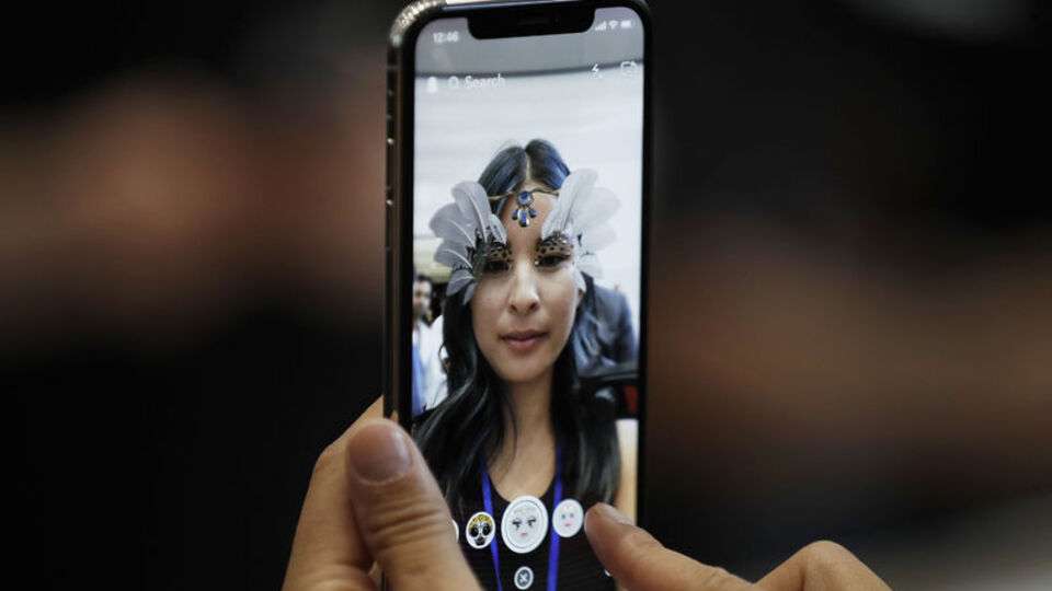 Pahalı cep telefonuna duble fren