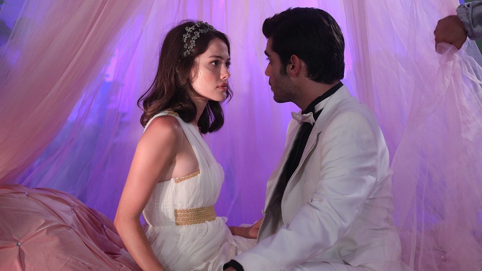 Yağmur ve Melek masal kahramanı oluyor!