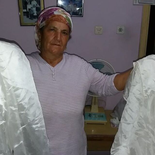 Elinde kullanılmış çarşaflarla kalakaldı! "Canımı yaktılar"