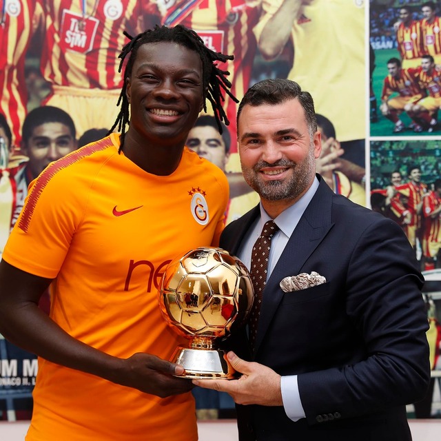Gomis'e "Altın Top" ödülü