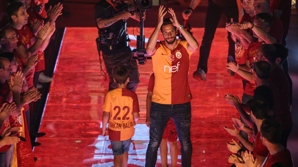 Hakan Balta bıraktı!