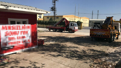 Canlarına tak etti! Çareyi bu afişi asmakta buldular