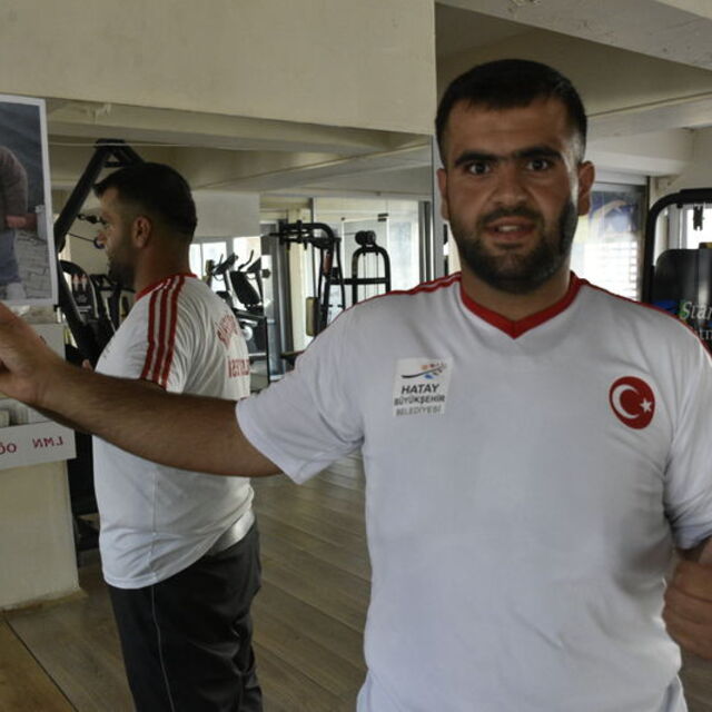 Spor ve diyetle bir yılda 80 kilo verdi