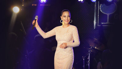 Ebru Gündeş'ten 1 milyon liralık albüm