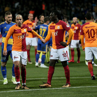 Gomis ve Feghouli yine yedek!