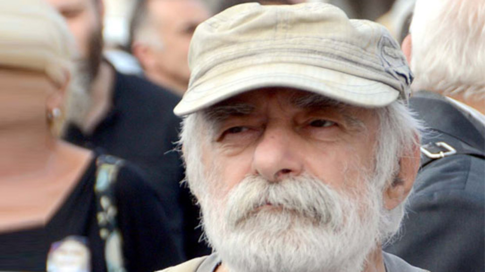 Felç geçiren oyuncu Taksim Meydanı'nda görüntülendi