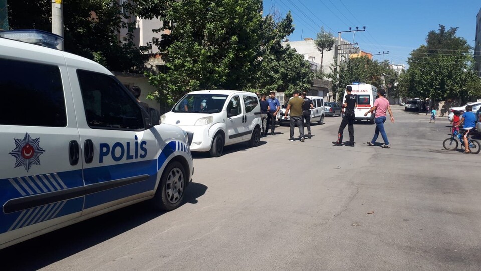 "Ekmek bitti" dedi, bıçaklandı!