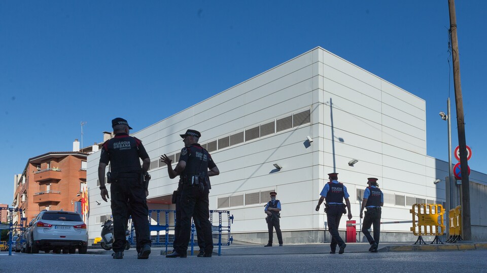 İspanya'da polis merkezine saldırı!