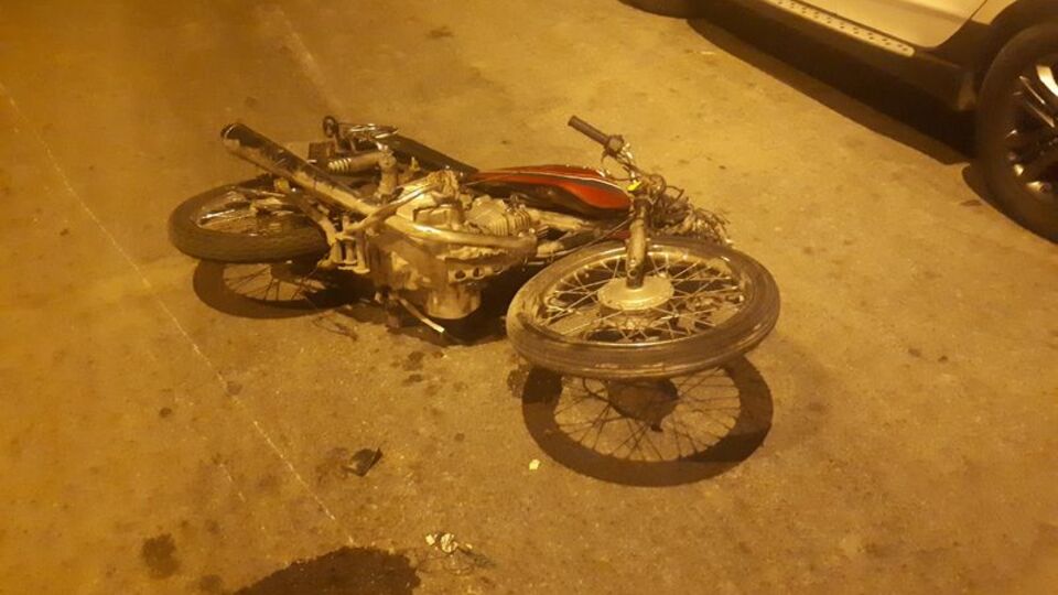 Adana'da motosiklet ağaca çarptı: 1 ölü