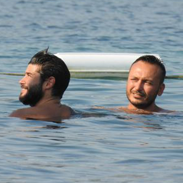 Genç kızların göz hapsinde!