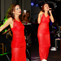 Yıldız Tilbe çoraplarıyla sahnede