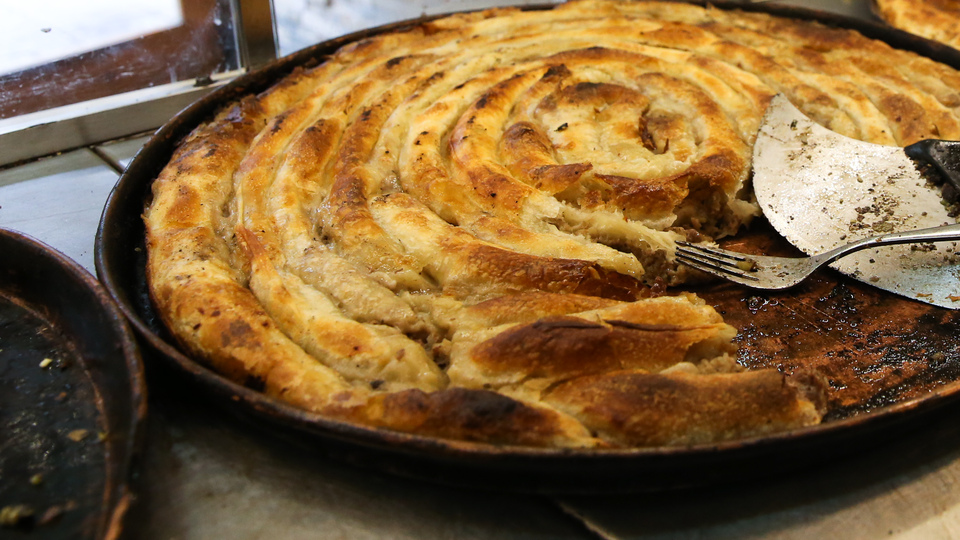 Hazır yufkadan kolay börek nasıl yapılır?