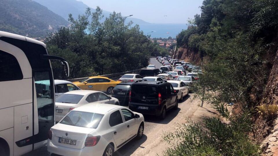 Plaja ulaşmak için kilometrelerce yürüdüler