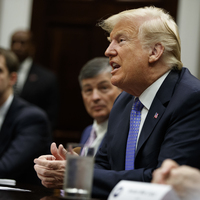 Tehdidin dozu arttı: Trump azledilirse ayaklanma çıkar