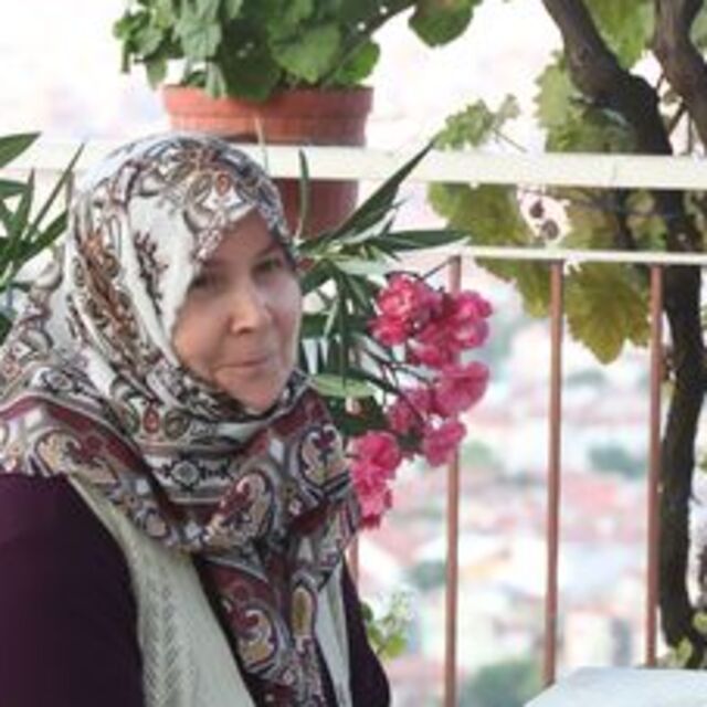 Bakan Selçuk şehit aileleriyle bayramlaştı