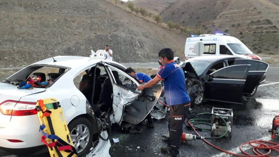 Katliam gibi kaza! 3'ü çocuk 7 kişi öldü