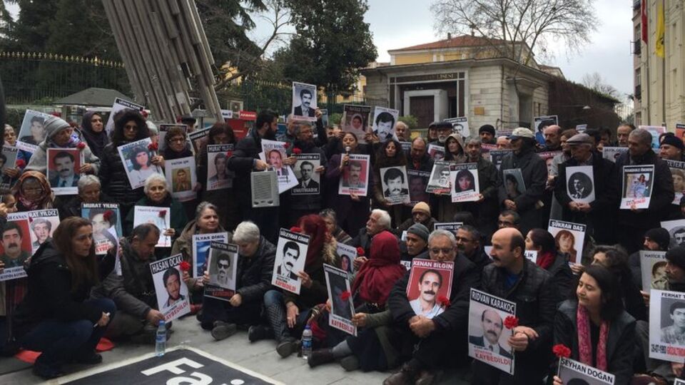 Cumartesi Anneleri'ne izin yok, gözaltılar var