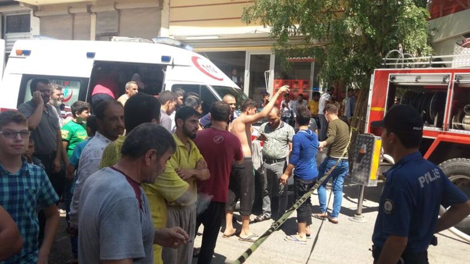 Kilis'te fırında yangın çıktı! Mahsur kalanlar var
