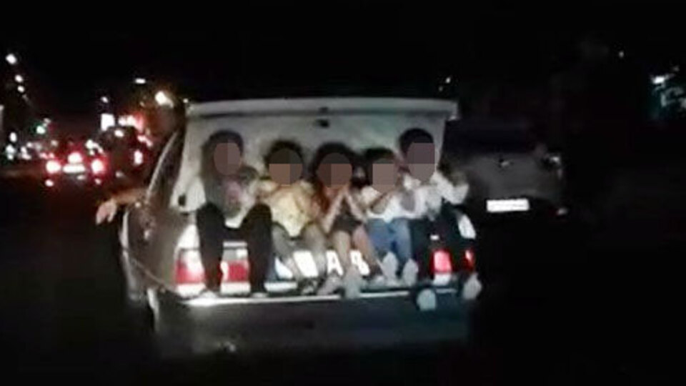 Uyarılara da aldırmadı! Böyle bastı, gitti...