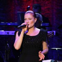 Candan Erçetin, Kuşadası’nı salladı