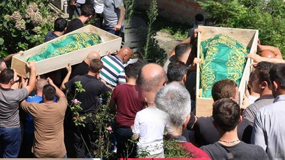 Sevilen türkücü gözyaşlarıyla uğurlandı