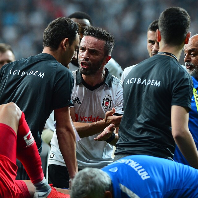 Gökhan'dan 'Sağlıkçıya vurdu' iddialarına yanıt!