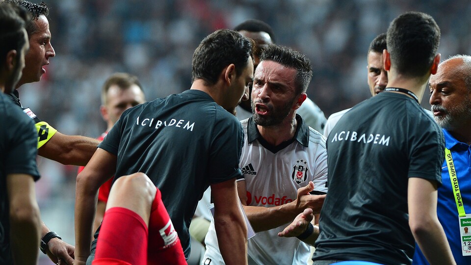 Gökhan'dan 'Sağlıkçıya vurdu' iddialarına yanıt!