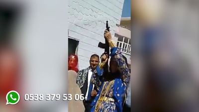 Bu sefer bir kadın! Düğünde havaya böyle ateş açtı