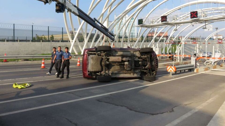 Avrasya Tüneli girişinde feci kaza! Uzun araç kuyrukları oluştu