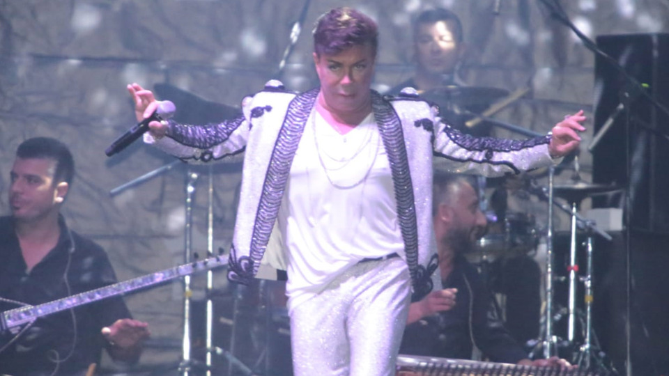 Bayram coşkusunu sevenleriyle kutladı