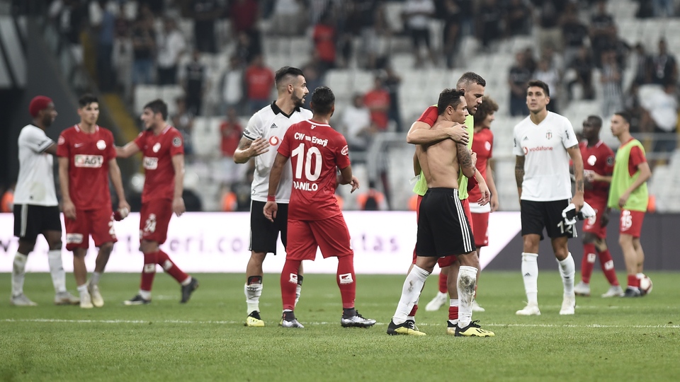 Vodafone Park'ı, Antalyaspor 'yıktı'