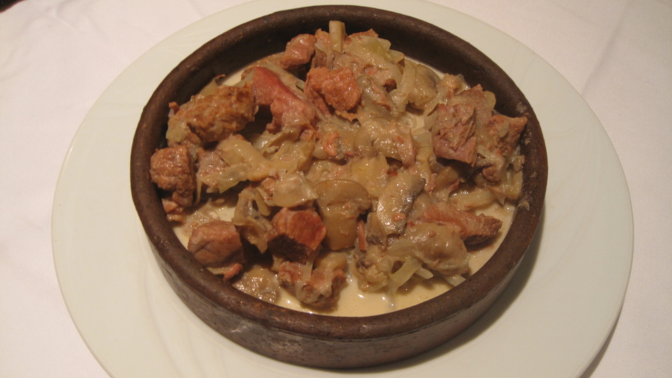 Kurban etinden kebap ve güveçte et yemeği tarifi...