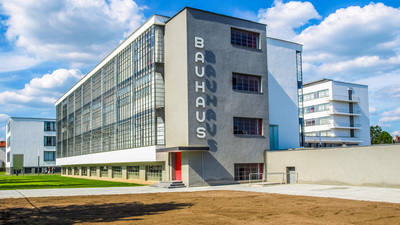 Bauhaus saat kaçta açılır, kaçta kapanır?