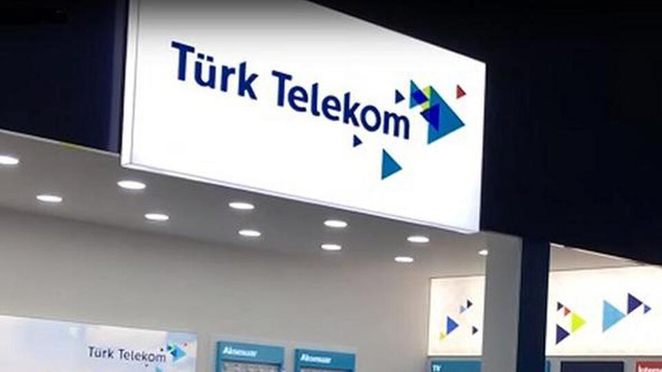 Üç banka Türk Telekom'a ortak oluyor