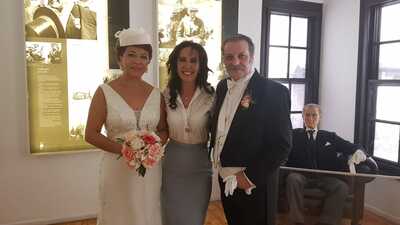 Ünlü oyuncu Atatürk'ün Selanik'teki evinde evlendi