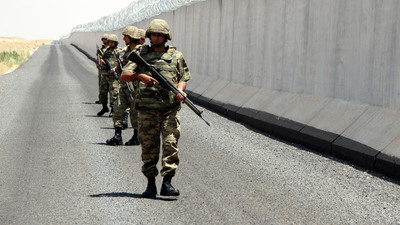 Türkiye'de İdlib alarmı: 4 milyon Suriyeli sınıra dayanabilir!