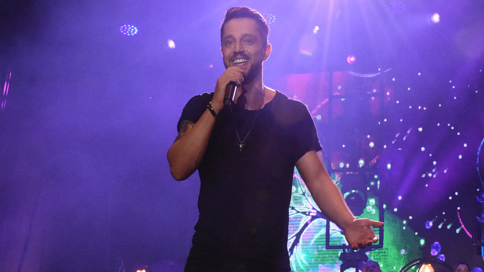 Menderes, Zafer Bayramı'nı Murat Boz'la kutladı