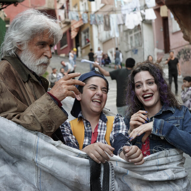 BKM filmi Bücür'ün 3 kafadarı bir çuvalda