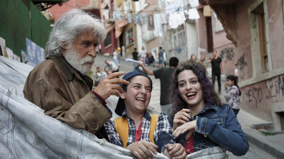 BKM filmi Bücür'ün 3 kafadarı bir çuvalda