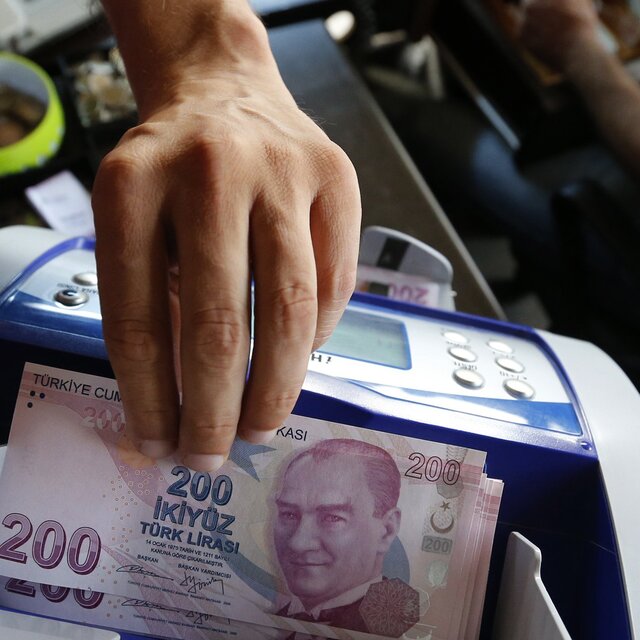 Bankacılık sektörünün kredi hacmi azaldı