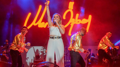 39 derece ateşle sahneye çıktı