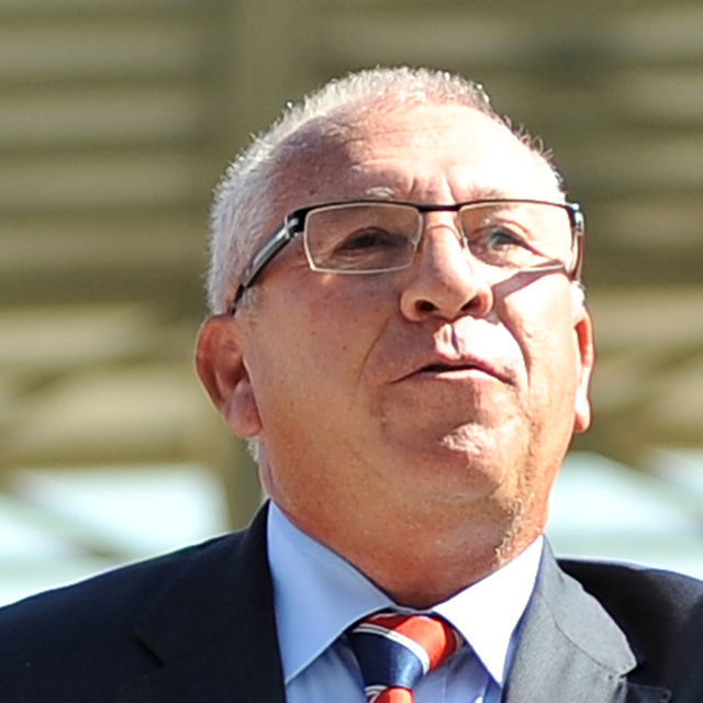 "Sizi UEFA ve FIFA'ya şikayet edeceğim"