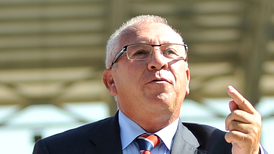 "Sizi UEFA ve FIFA'ya şikayet edeceğim"