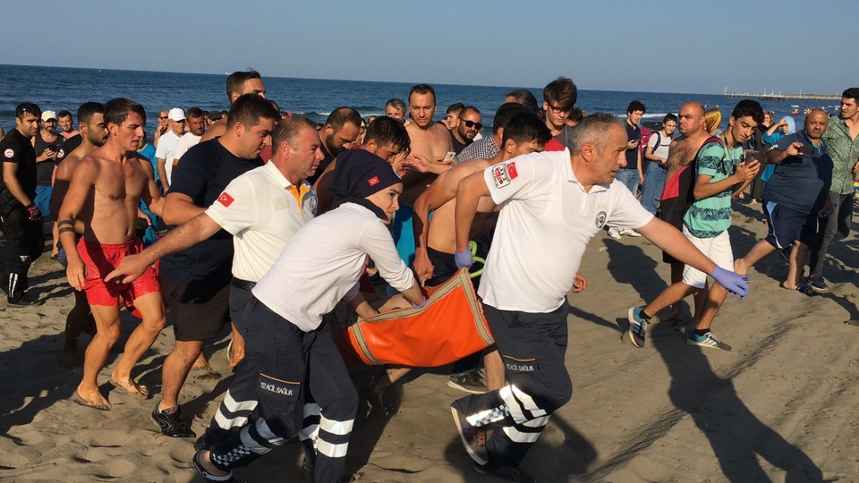 Boğulma tehlikesi geçiren genç, hastanede öldü